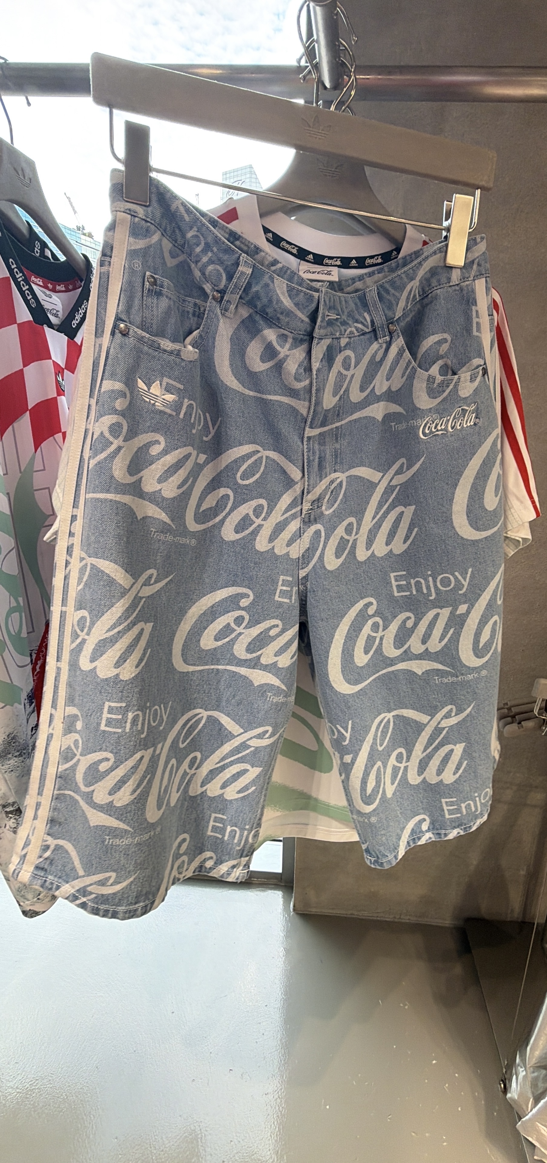 Short Coca Cola